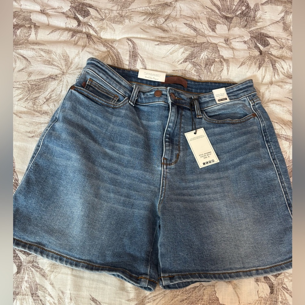 NWT Judy Blue Women's Double Button Jean Shorts